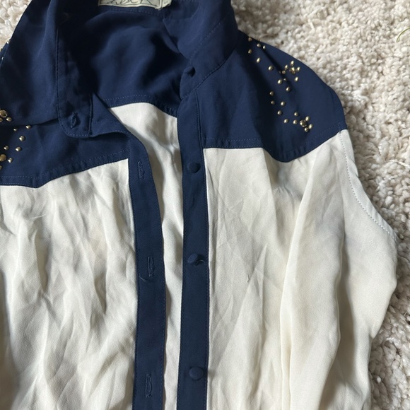 Chloe K bling vintage y2k blue and white collared flowy summer spring ta… - Picture 3 of 4